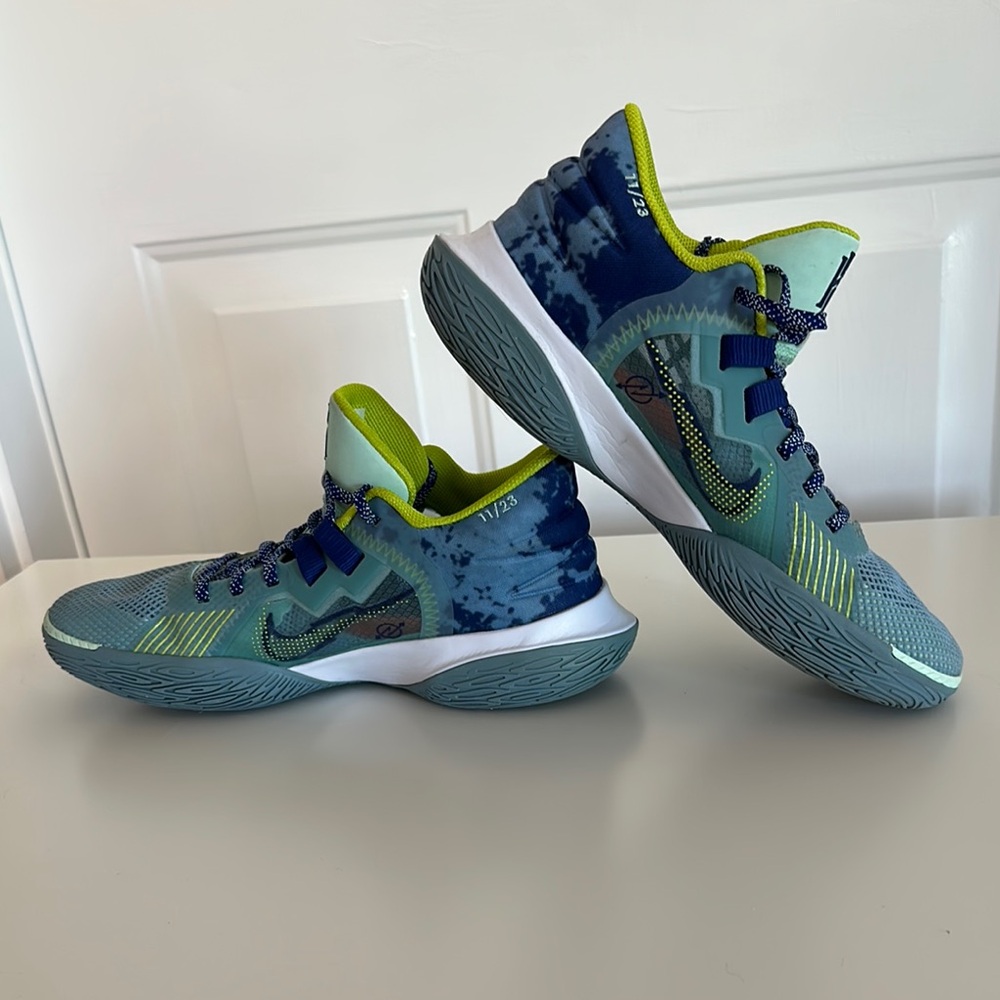 Nike KOBE Lows 11/23